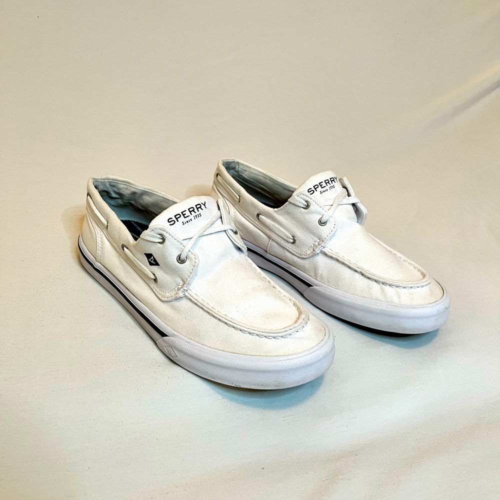 Sperry Top-Sider Men's Bahama Two-Eyelet Boat Shoe  Size 9